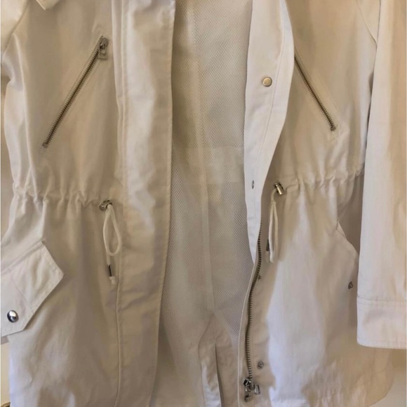 White Anorak Banana Republic Rain Jacket XS / White Rain Coat - Picture 4 of 5